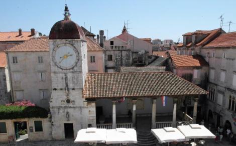 Trogir Loggia und Uhrturm
