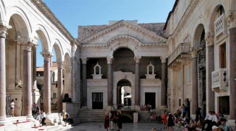 Split: Diokletianspalast - Peristyl (2016)