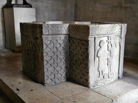 Split: Diokletianspalast - Jupitertempel [später Baptisterium] Taufbecken (2016)