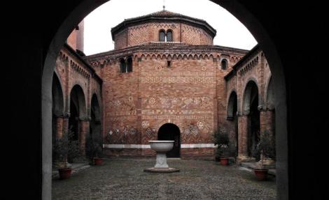 Kirchenkomplex Santo Stefano: Heiliggrabkirche [Blick aus dem Pilatushof] (2017)