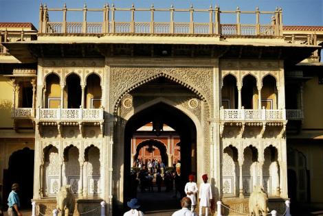 Jaipur: Maharadscha-Palast - Tor zum 2. Hof (2000)