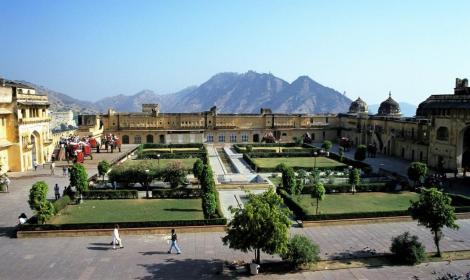 Amber: Palast - unterer Hof (2000)