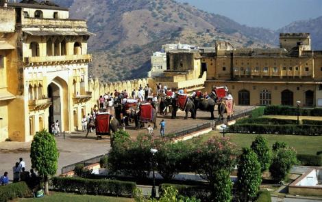 Amber: Palast - unterer Hof (2000)