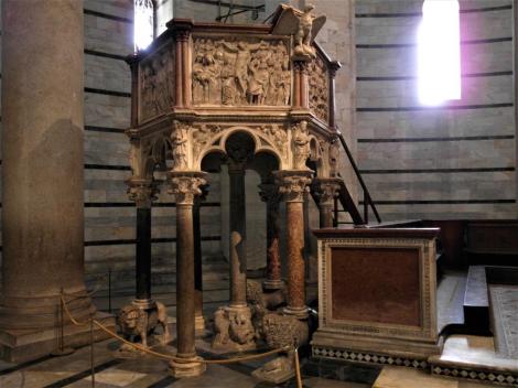Baptisterium: Kanzel von Nicola Pisano (2017)