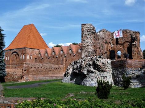 Thorn [poln. Torun]: Ruine der Deutschordensburg, links Dansker (2012)