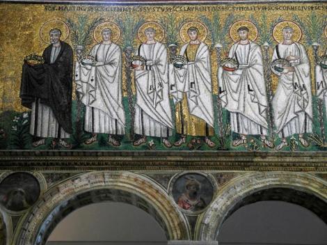 Sant' Appolinare Nuovo: rechte Seite untere Reihe - Zug der Märtyrer (2017)