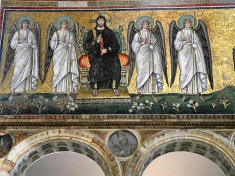 Sant' Appolinare Nuovo: rechte Seite untere Reihe - Jesus mit Engeln (2017)