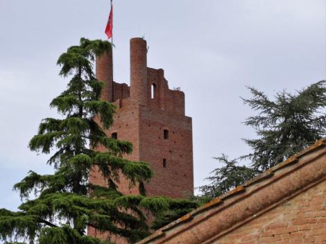 Turm Kaiser Friedrichs II. [Rest der Kaiserburg - nach Kriegszerstörung wieder aufgebaut] (2017)