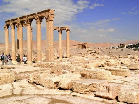 Diokletiansthermen, rechts hinten Baal-Schamin-Tempel (2008)