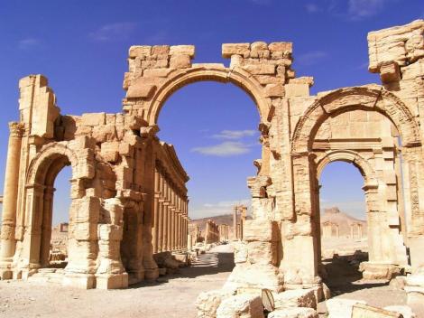 Bogentor [fälschlich Hadrianstor] (2008)