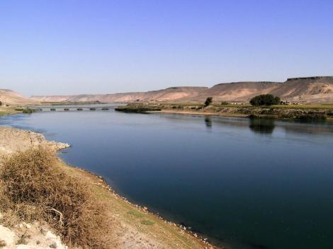 Euphrat bei Halabiye [Zenobia]