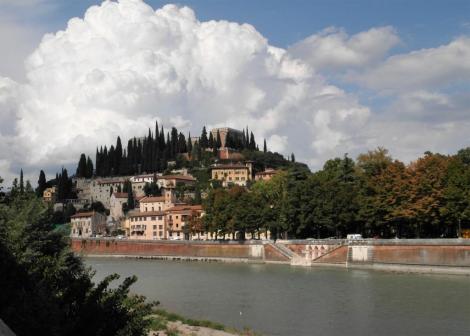 Blick über die Etsch zum Kastell San Pietro (2017)