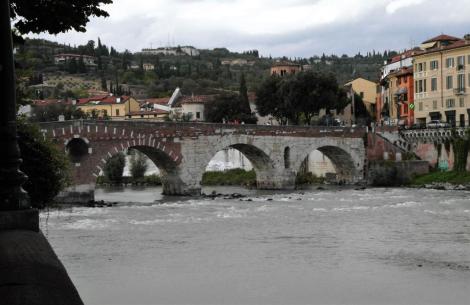 Ponte Pietra über die Etsch (2017)
