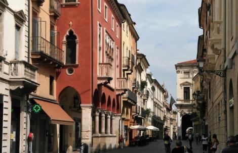 Corso Palladio (2017)