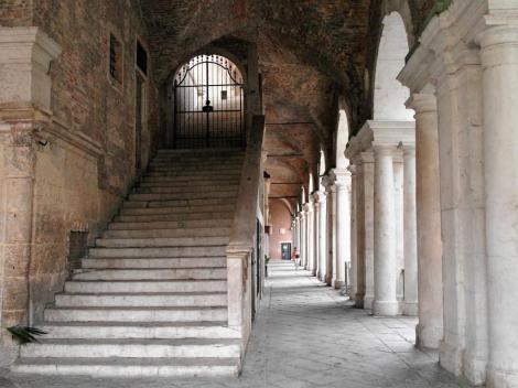 Basilica Palladiana - Nordseite: Treppe (2017)