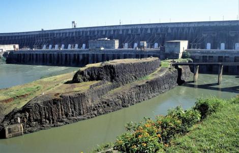 Itaipú-Staudamm (2003)