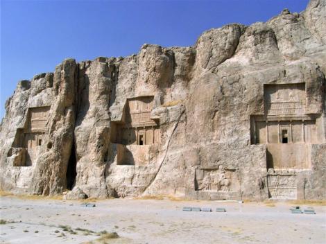 Naksch i Rustam: Achämenidengräber, darunter Sassanidenreliefs (2007)