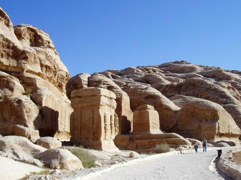 Petra: Blockgräber am Bab es Sik [Eingangsbereich zum Sik] (2006)