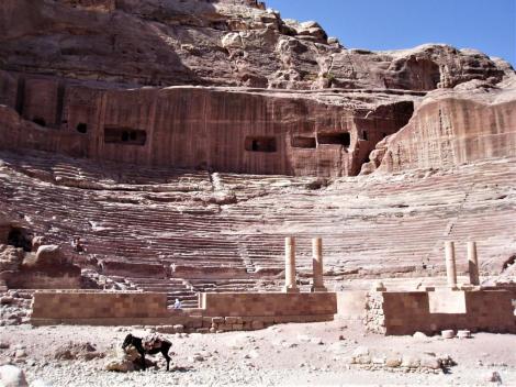 Petra: Theater (2006)