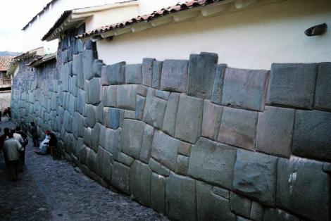 Cuzco: Erzbischöflicher Palast mit Grundmauern aus der Inkazeit (2005)