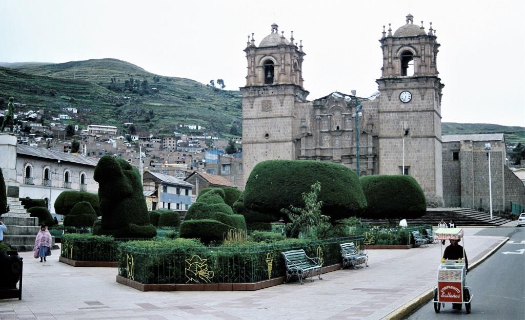 Puno: Plaza de Armas - Kathedrale (2005)