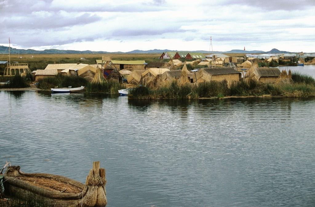 Titicacasee: schwimmende Schilfinseln im Kleinen Titicacasee (2005)