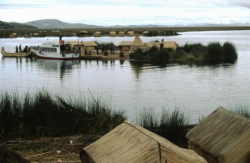 Titicacasee: schwimmende Schilfinseln im Kleinen Titicacasee (2005)