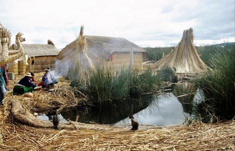 Titicacasee: schwimmende Schilfinsel im Kleinen Titicacasee (2005)