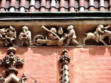 Rathaus: Fries an der Südfassade (2014)