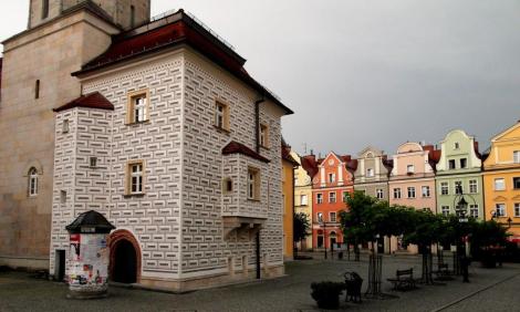 Bunzlau [poln. Bolesławiec]: Rathaus und Ring (2014)