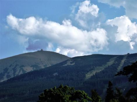 Krummhübel [poln. Karpacz]: Blick von der Kirche Wang zur Schneekoppe (2014)