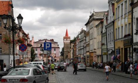 Patschkau [poln. Paczków]: Blick zum Breslauer Torturm (2014)
