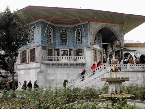 4. Hof: Revan-Pavillon [Eriwan-Pavillon] (2014)