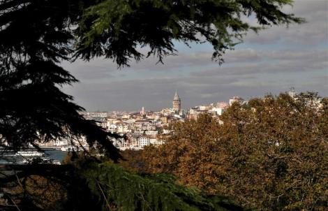 Blick vom 4. Hof auf die Stadt - hier zum Galataturm (2014)