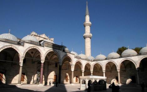 Süleyman-Moschee: Hof (2014)