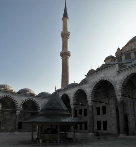 Eroberermoschee [Fatih-Moschee]: Hof (2014)