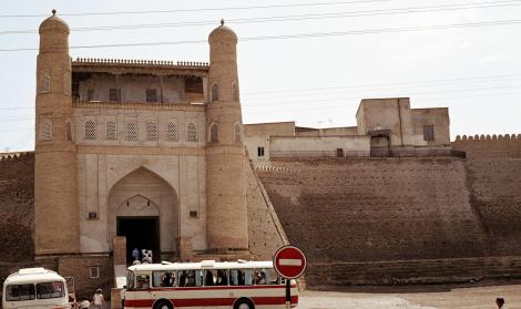 Buchara: Portal der Festung Ark [einstiger Regierungssitz und Palast des Herrschers von Buchara] (1984)