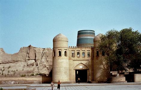 Chiwa: Westtor und Stadtmauer (1984)