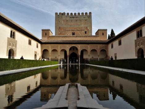 Alhambra: Myrtenhof mit Comaresturm (2018)