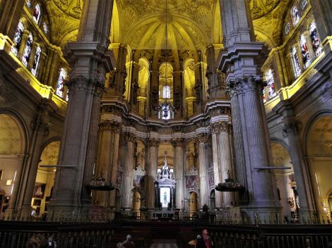 Kathedrale: Hauptaltar und Chorumgang (2018)