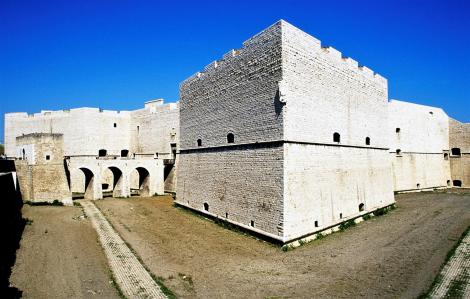 Barletta: Kastell (2001)