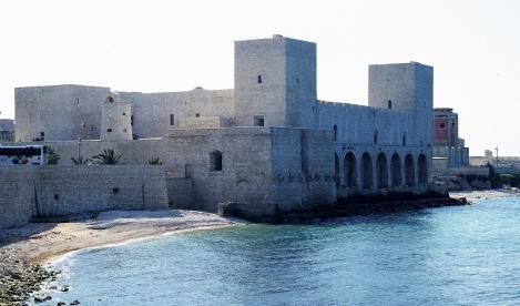 Trani: Kastell (2001)