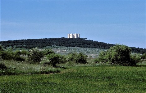 Castell del Monte: (2001)
