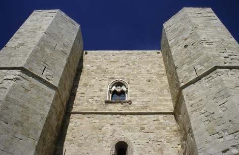 Castell del Monte: (2001)