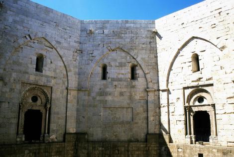 Castell del Monte: Innenhof (2001)