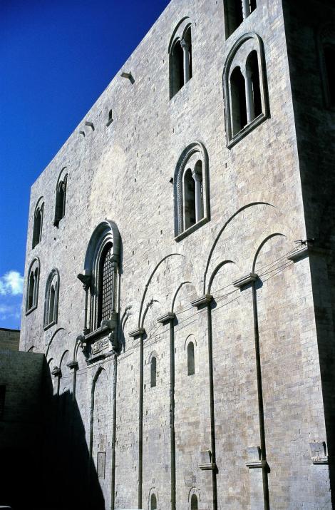Apul140 Bari: San Nicola - Ostfassade (2001)