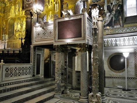 Palermo: Cappella Palatina im Normannenpalast - Kanzel und Osterleuchter (2018)