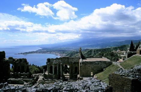 Taormina: Blick vom griechischen Theater zum Ätna (1999)