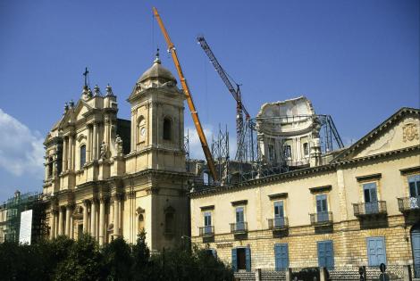 Noto: Dom nach einem Erdbeben (1999)