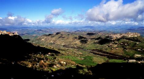 Enna [links] und Calascibetta [rechts] (1999)